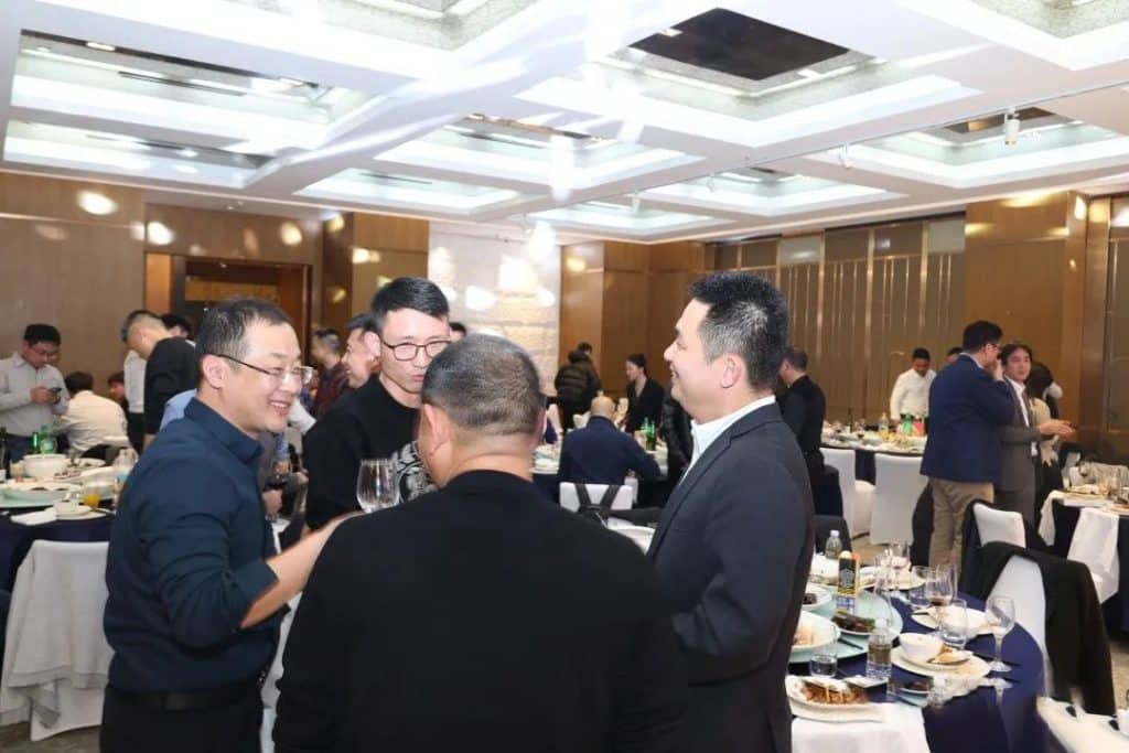 폴리아스파틱 폴리우레아 혁신 쇼케이스 및 고객 감사 만찬